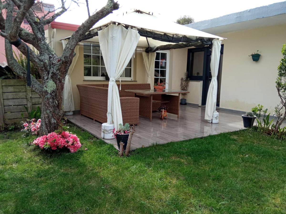 Jardin, Terraza Y Barbacoa * O Grove