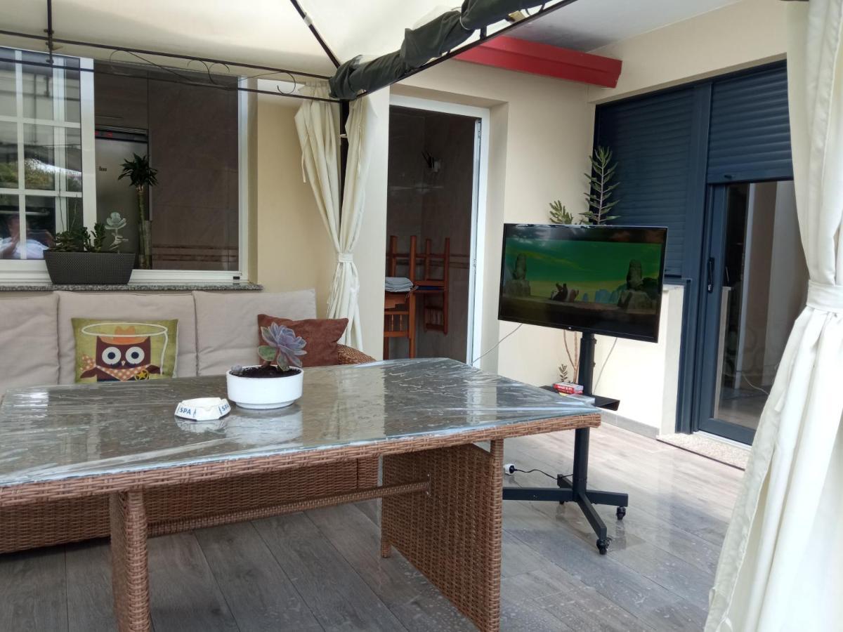 Jardin, Terraza Y Barbacoa * O Grove