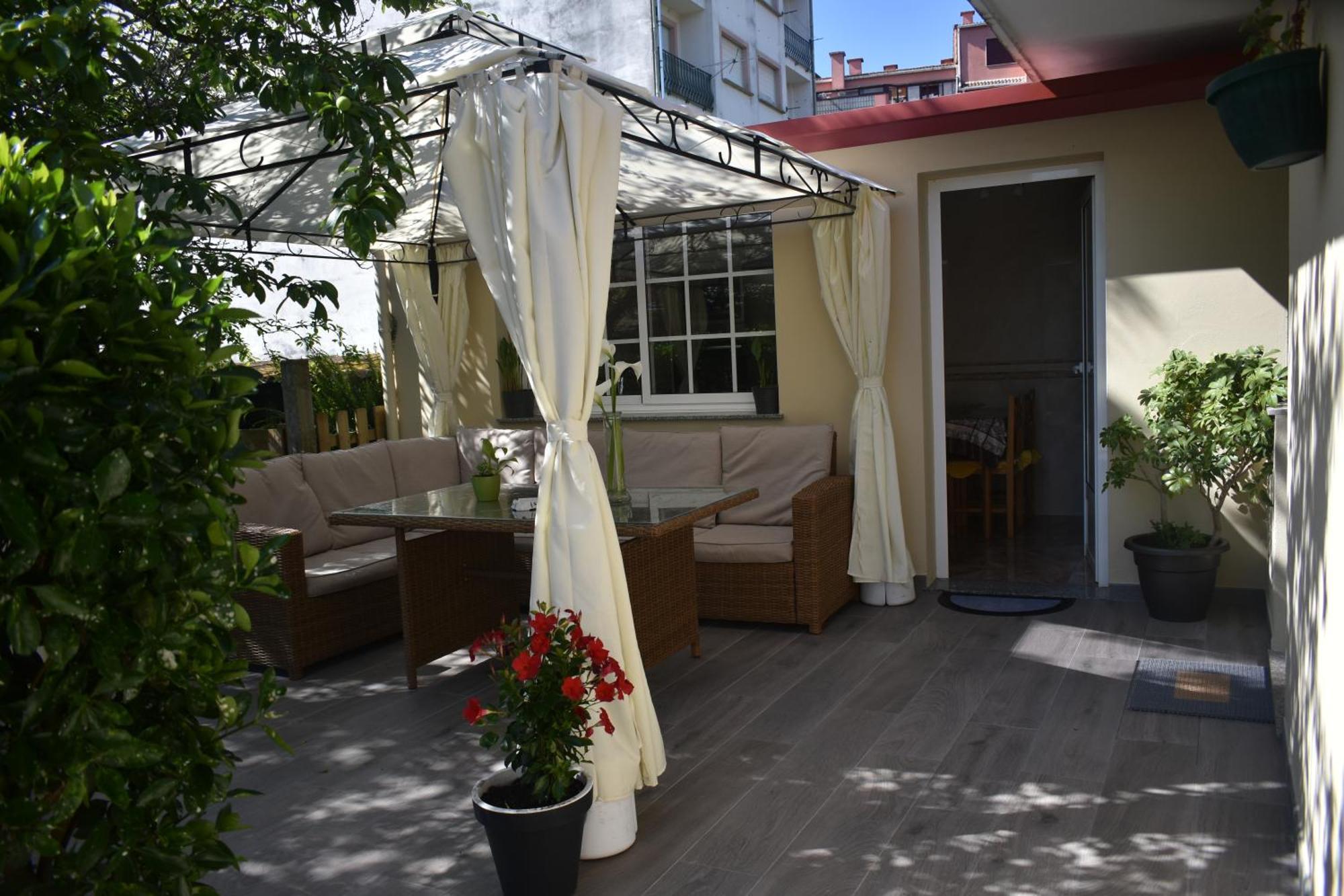 Jardin, Terraza Y Barbacoa *